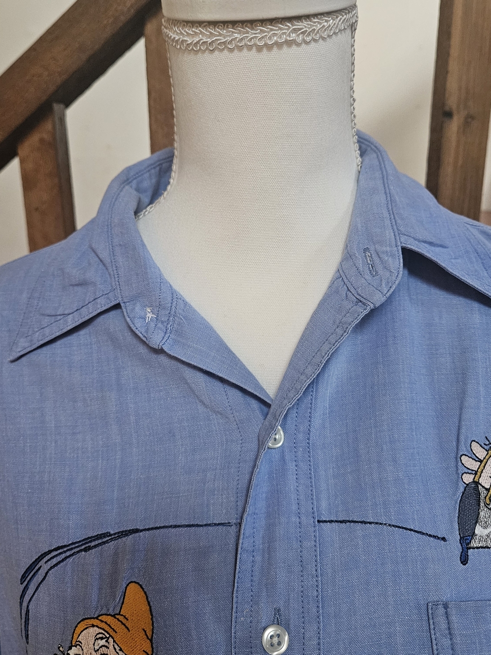 Vintage 1990 Disney Light Blue Button-Down Shirt with Seven Dwarfs Embroidery - Picture 11 of 13